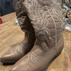 Brown Western-Style Women's Boots